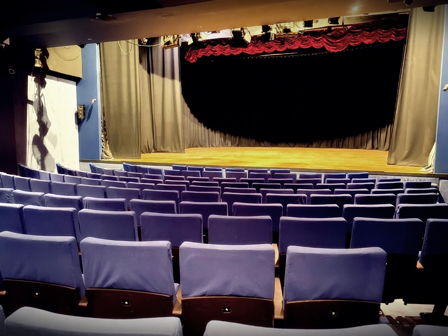 Fettah Aytaç Tiyatro Salonu