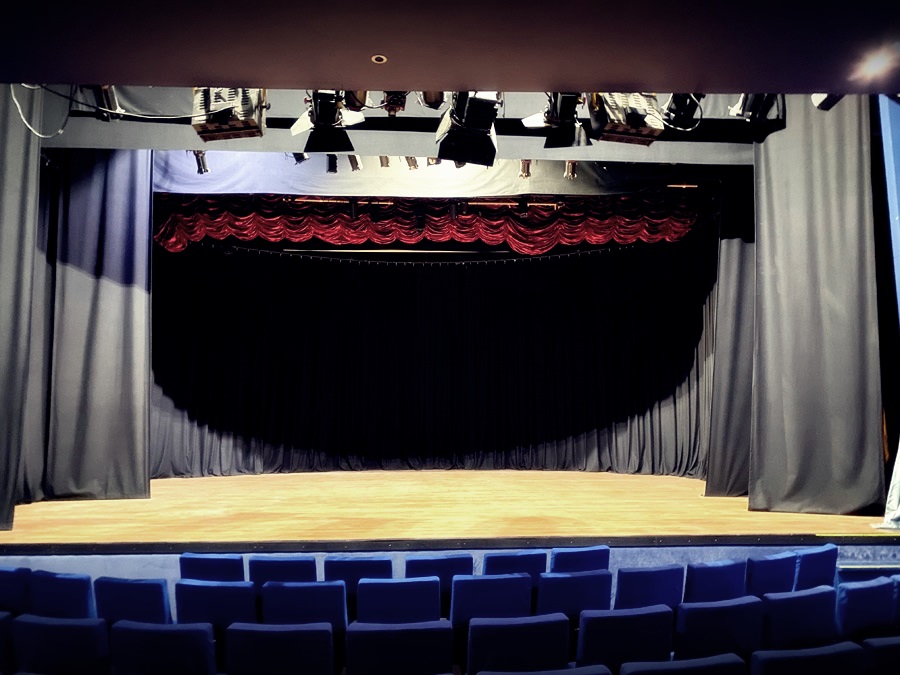 Fettah Aytaç Tiyatro Salonu