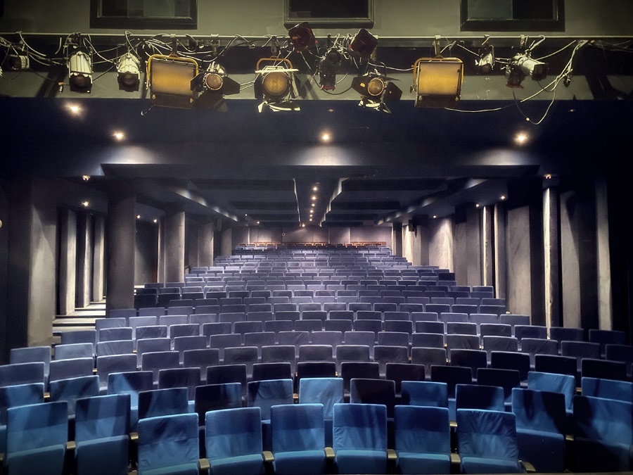 Fettah Aytaç Tiyatro Salonu