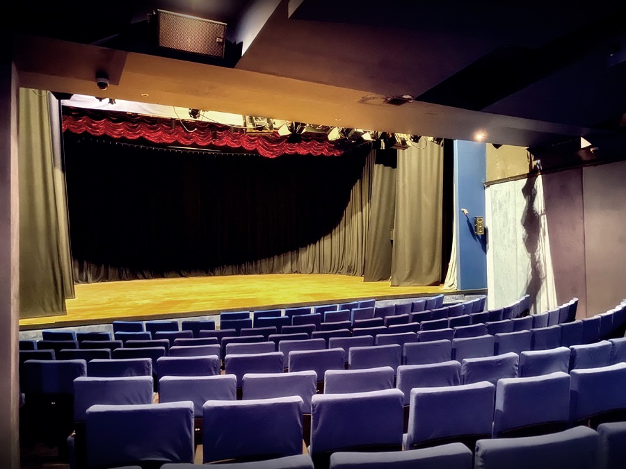 Fettah Aytaç Tiyatro Salonu